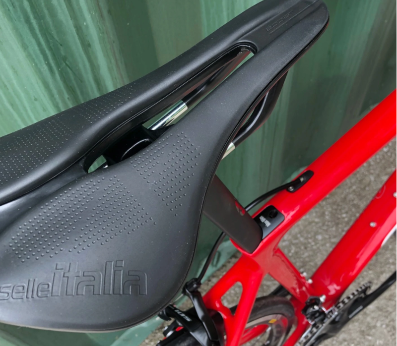 Moda Vivo Road Bike In Red with 105 Groupset-4